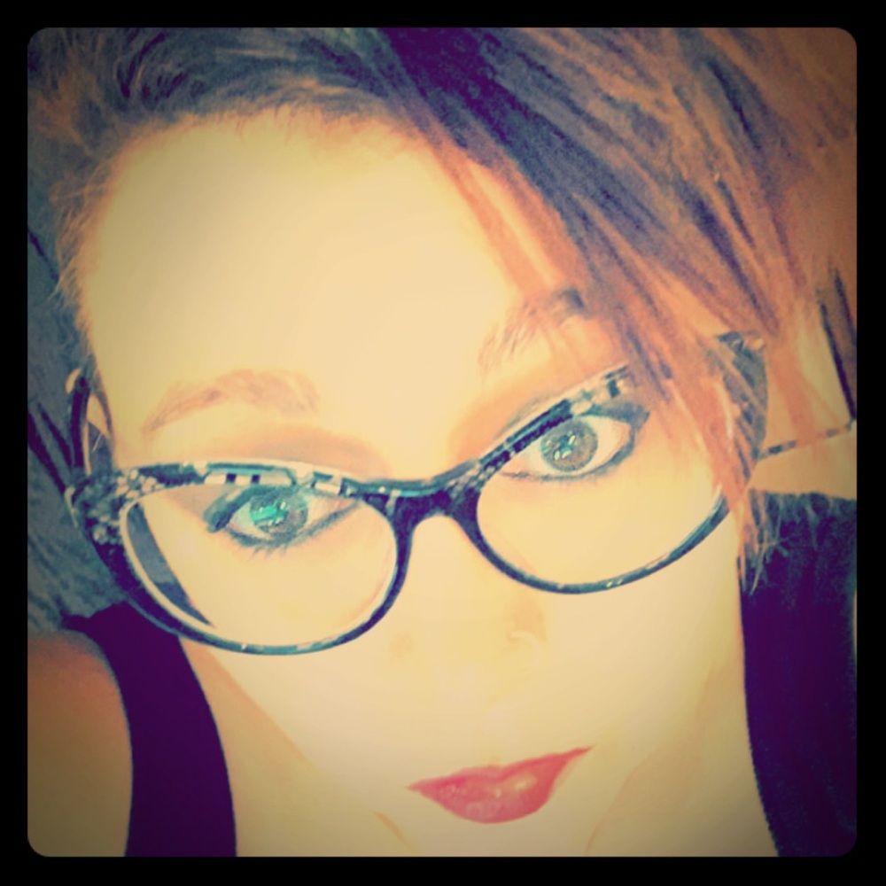 Meet your Posher, Dana